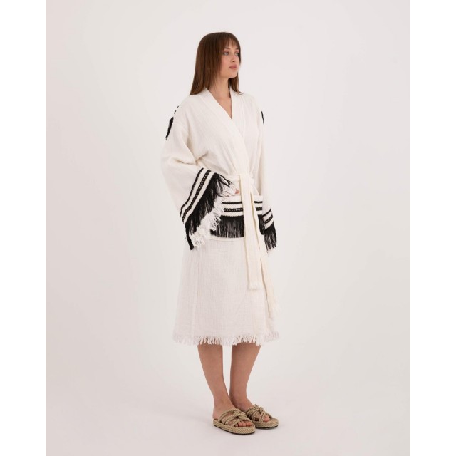 Contrast fringed bathrobe