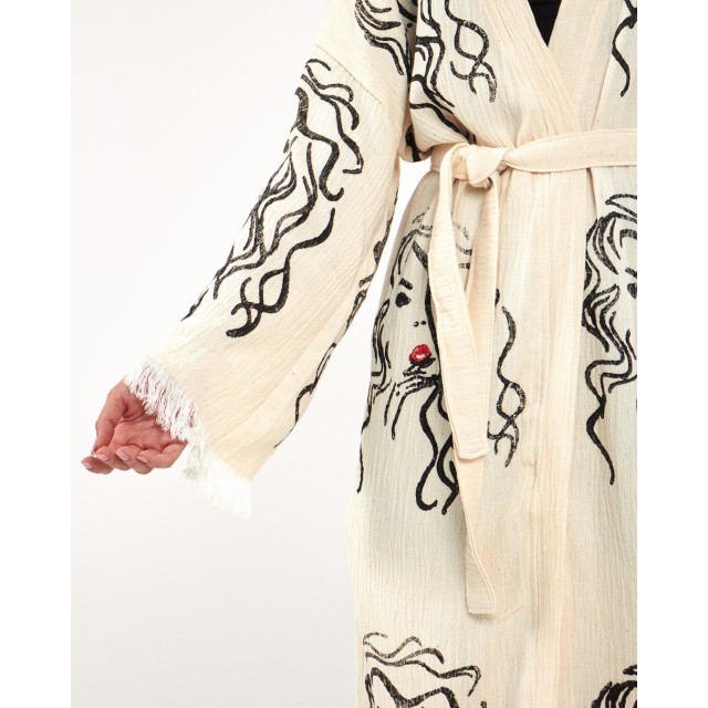Artistic embroidered long bathrobe